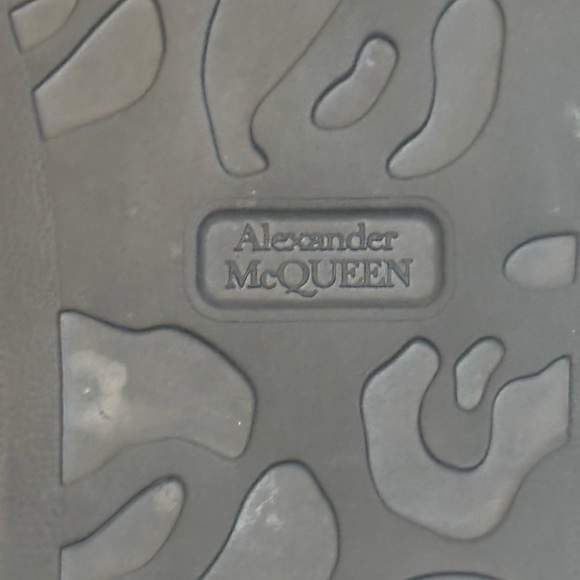 Alexander McQueen (Men’s) Hybrid Rubber sandals - Picture 14 of 15
